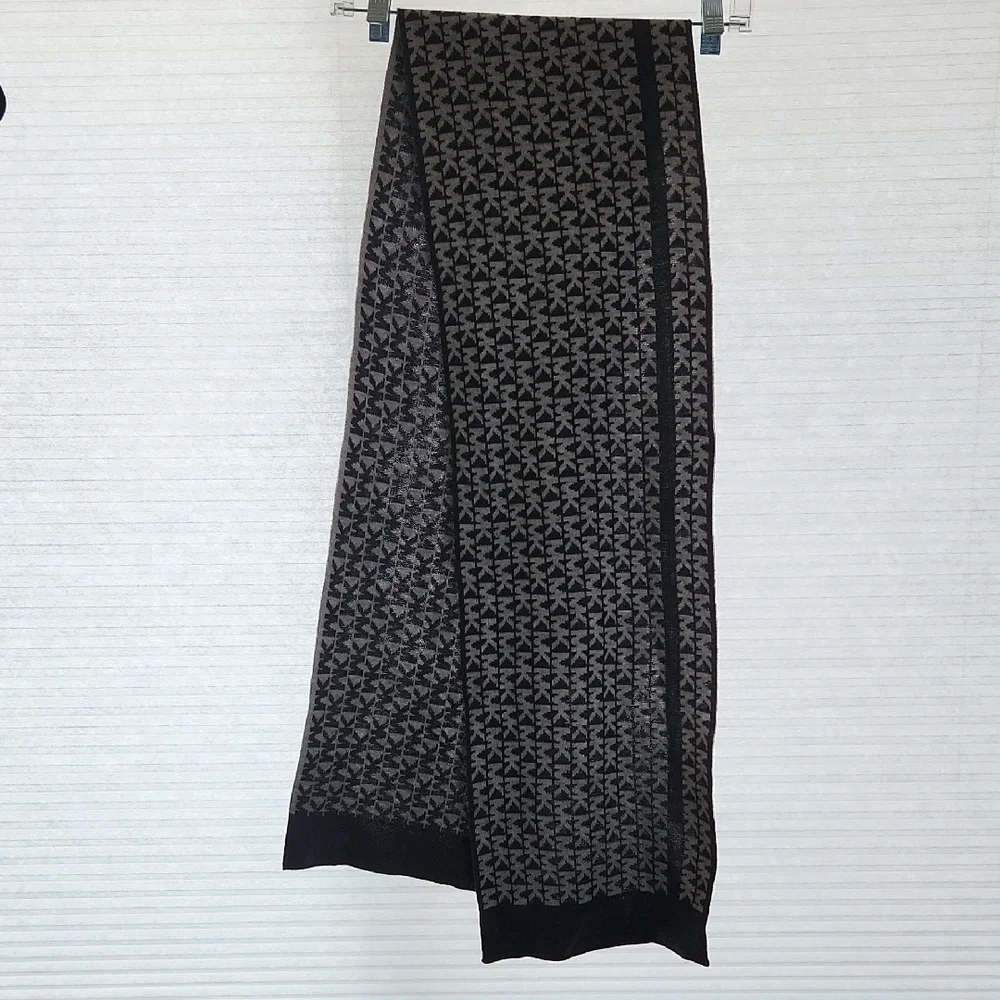 Michael Kors Gray Signature Logo Knit Polyester Scarf